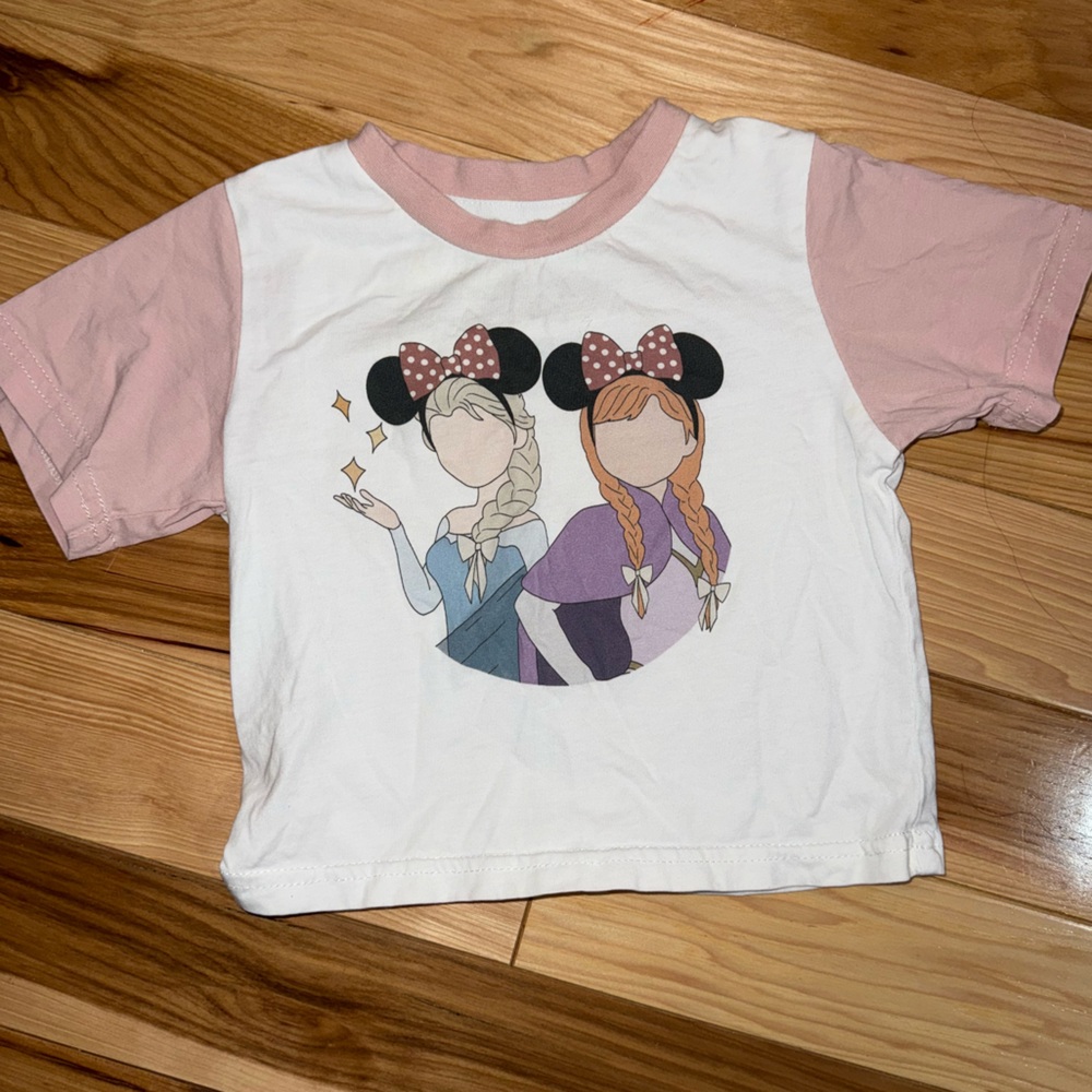 Relaxed fit Elsa and Anna shirt size 6-12 months